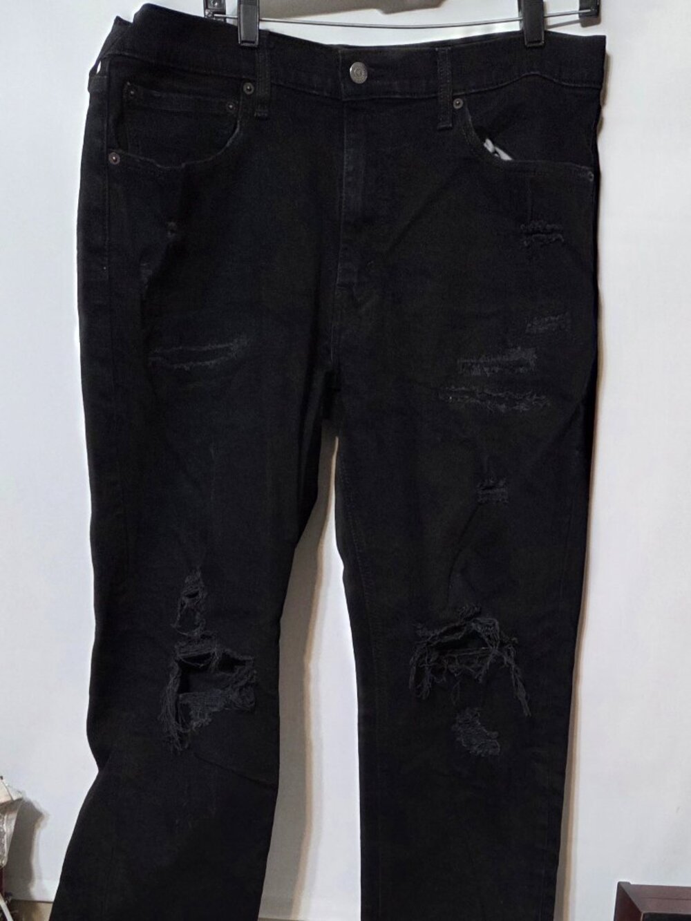 Levi Strauss & Co 505 Men's Black Distressed Jean Size 38x32 Classic Denim Pants